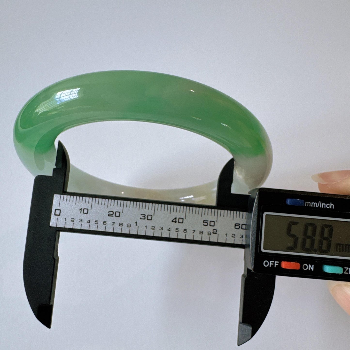 Earthveil - Round Shaped Icy Green and White Burma Jade Bangle Bracelet