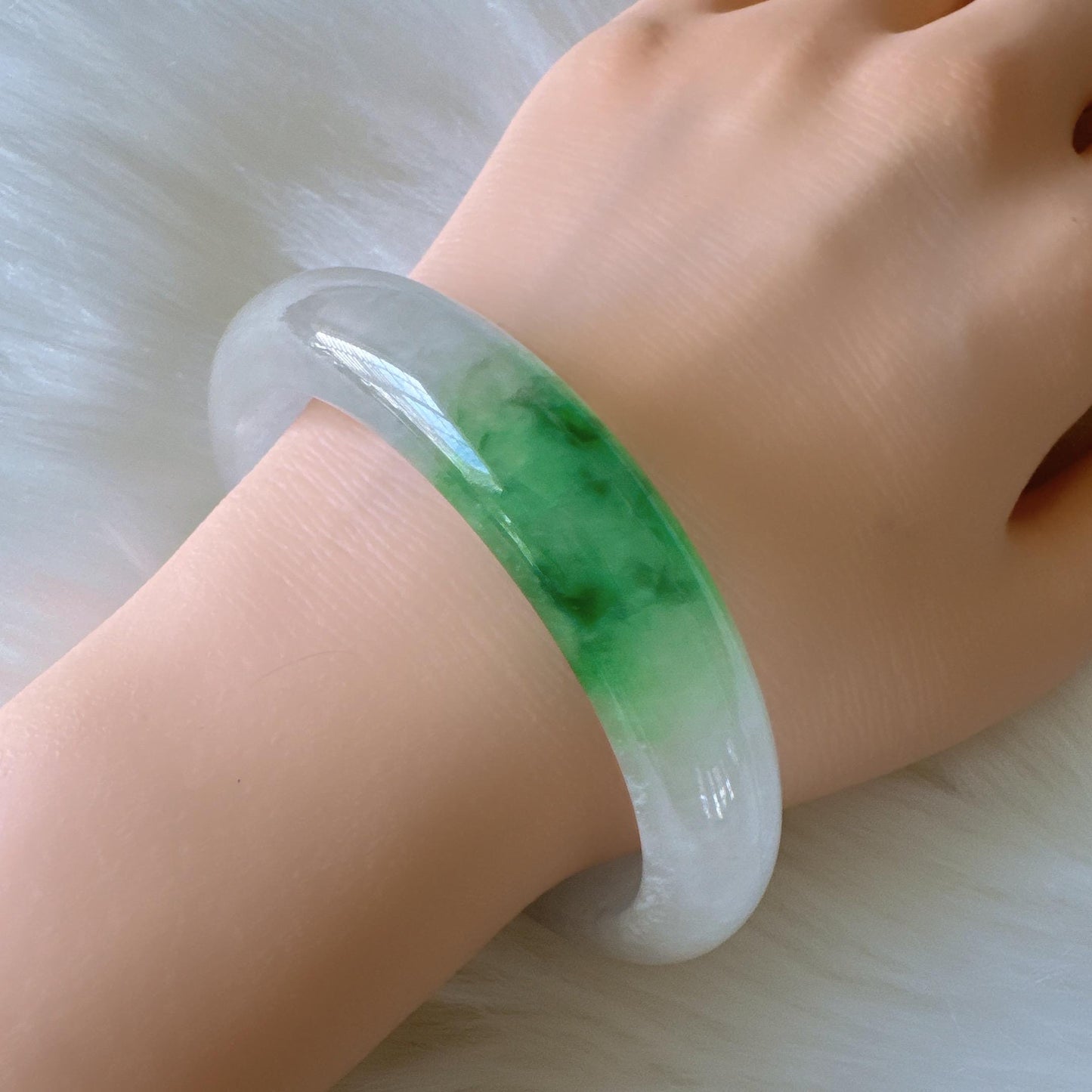 Earthveil - Green and White Jade Jadeite Bangle