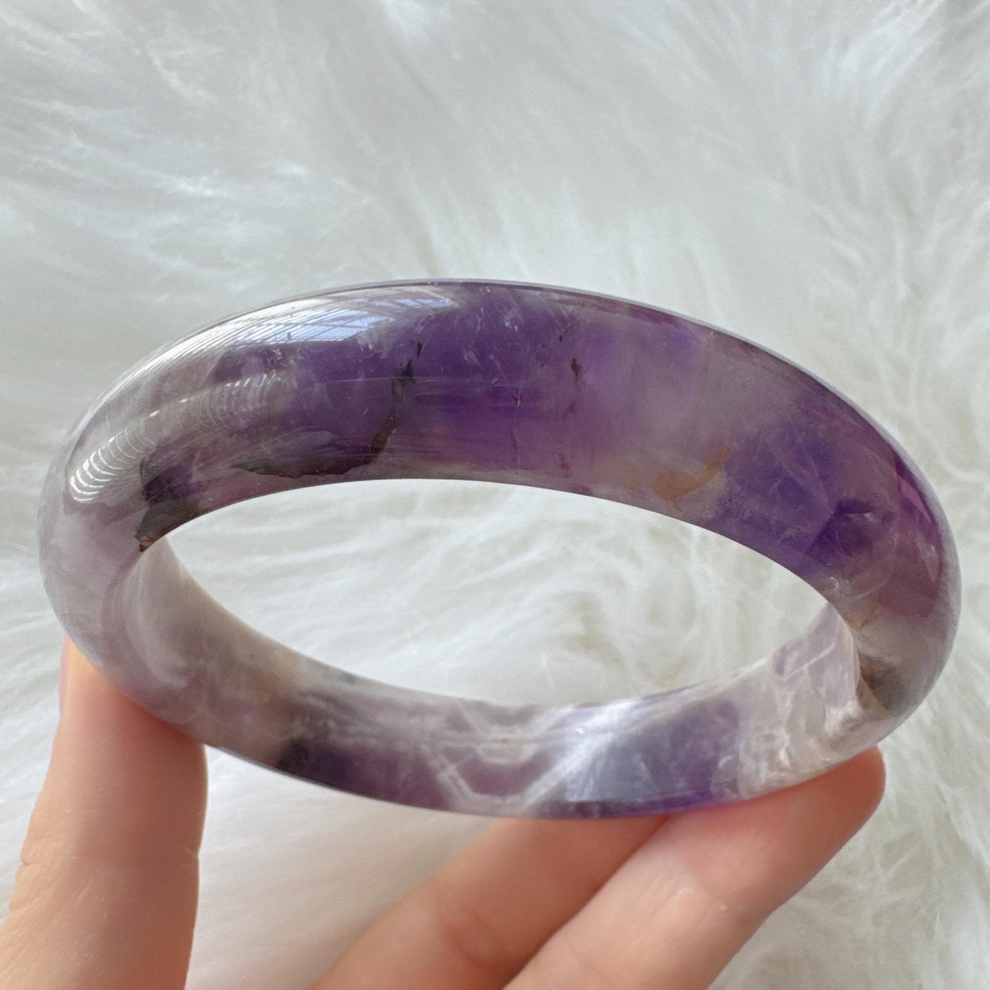 Dreamveil – Delicate Touch of Purple Elegance Amethyst Gemstone Bangle