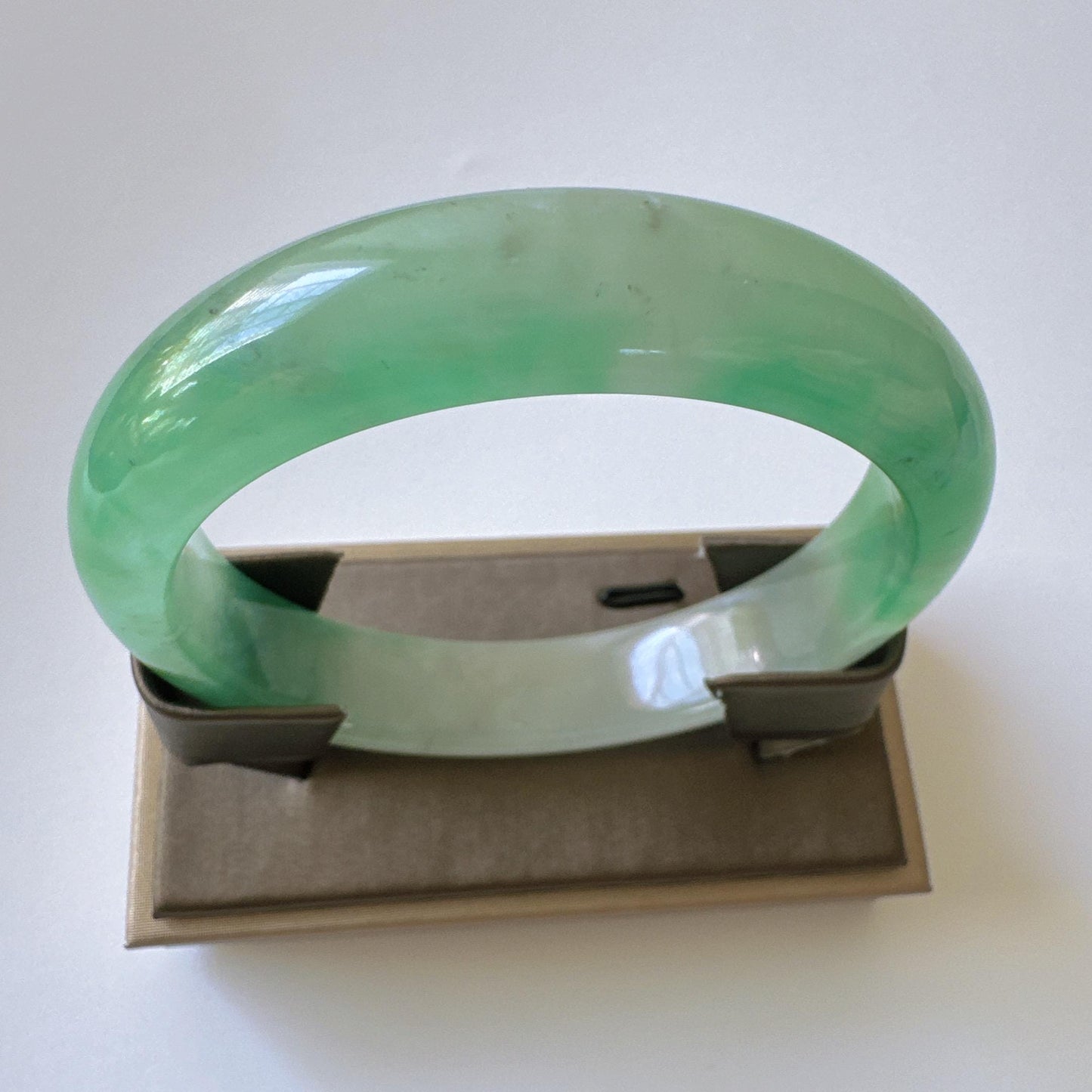 Earthveil - Classic Green Burma Jade Jadeite Bangle