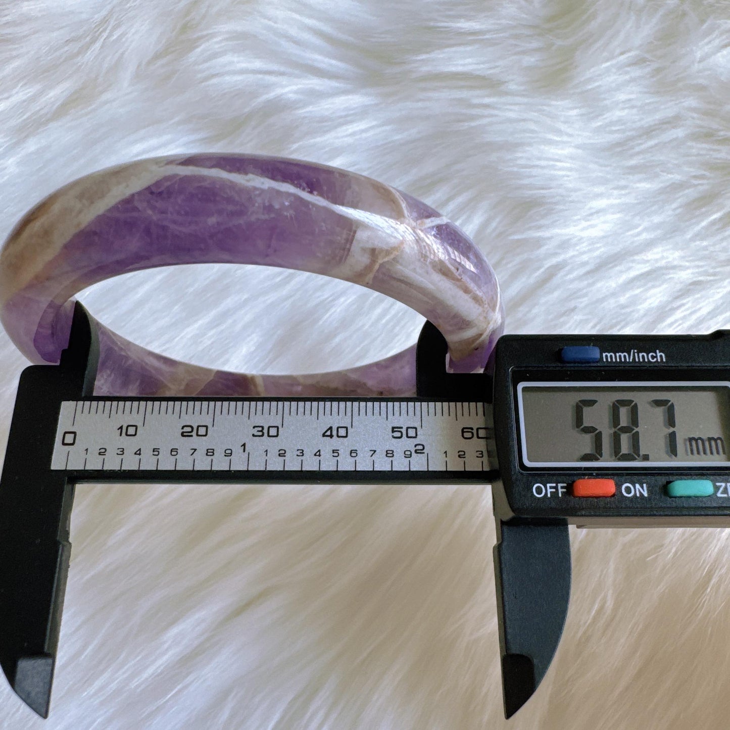 Dreamveil – Smooth Finish Amethyst Gemstone Bangle, Purple Crystal Quartz Gemstone Bangle