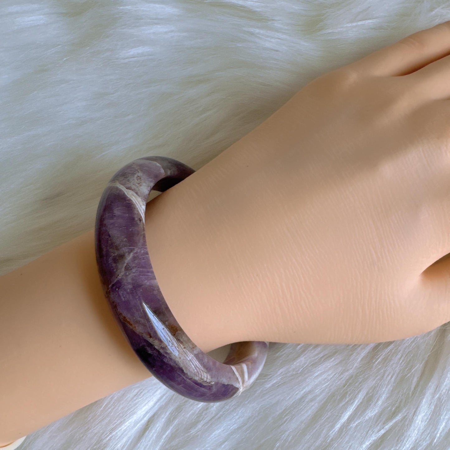 Dreamveil – Smooth Finish Amethyst Gemstone Bangle, Purple Crystal Quartz Gemstone Bangle