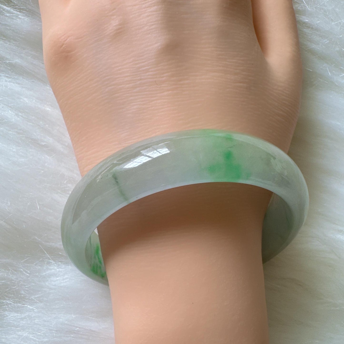 Earthveil - Timeless Light Green Burma Jade Bangle Bracelet