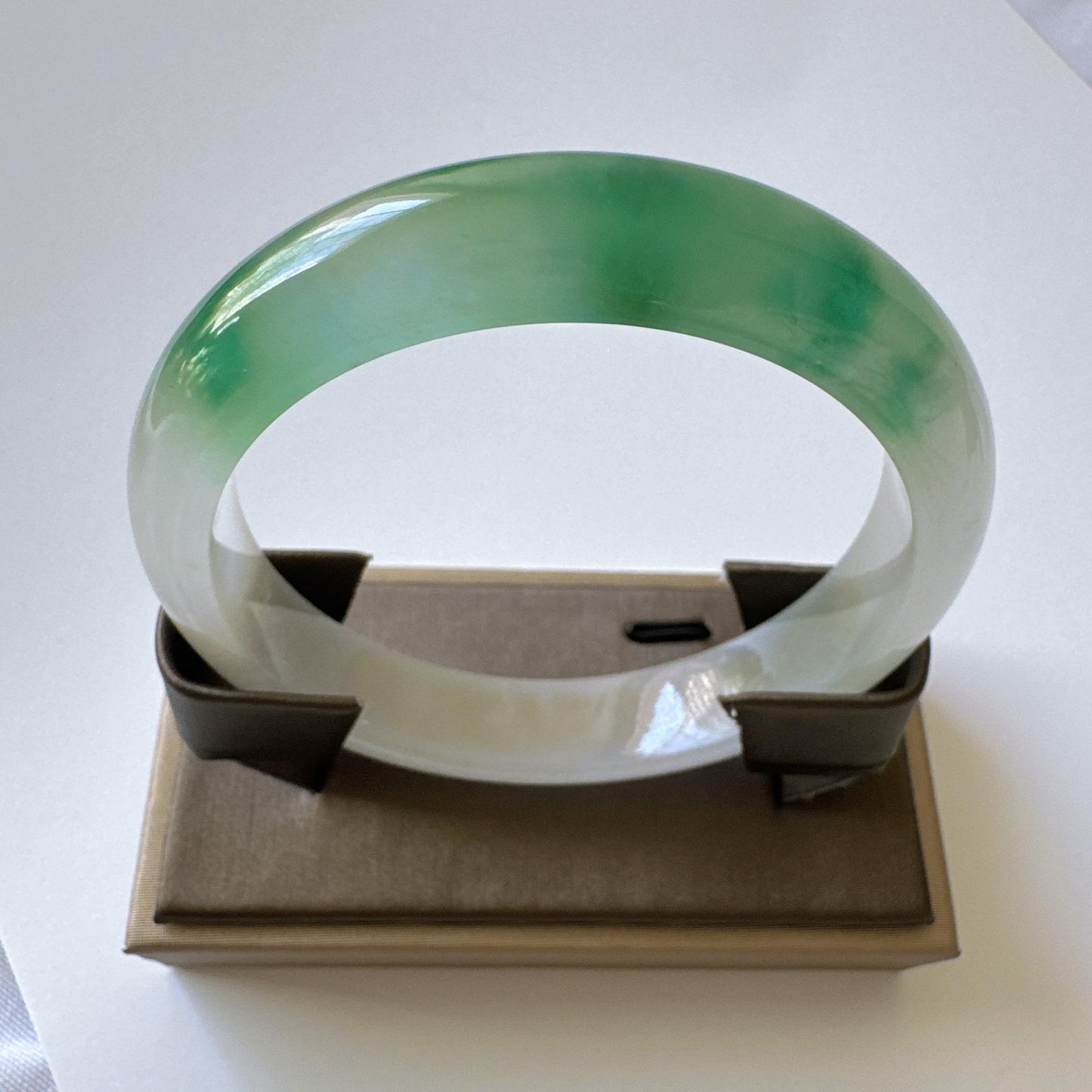 Earthveil - Elegant Green and White Burma Jade Jadeite Bangle