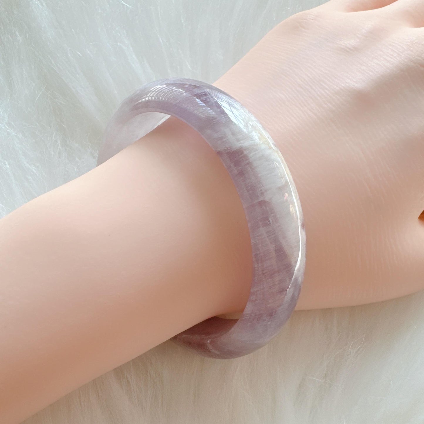 Dreamveil – Minimalist Amethyst Bangle Bracelet, Light Purple Amethyst Bracelet