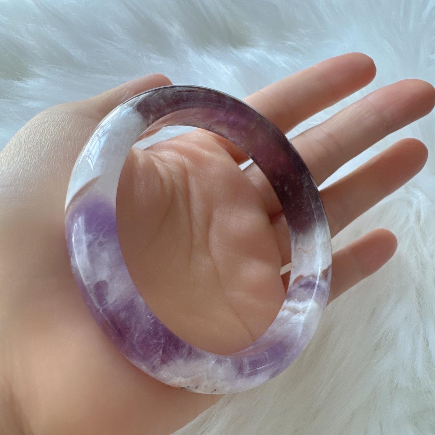 Dreamveil – Peaceful Purple Glow Amethyst Gemstone Bangle