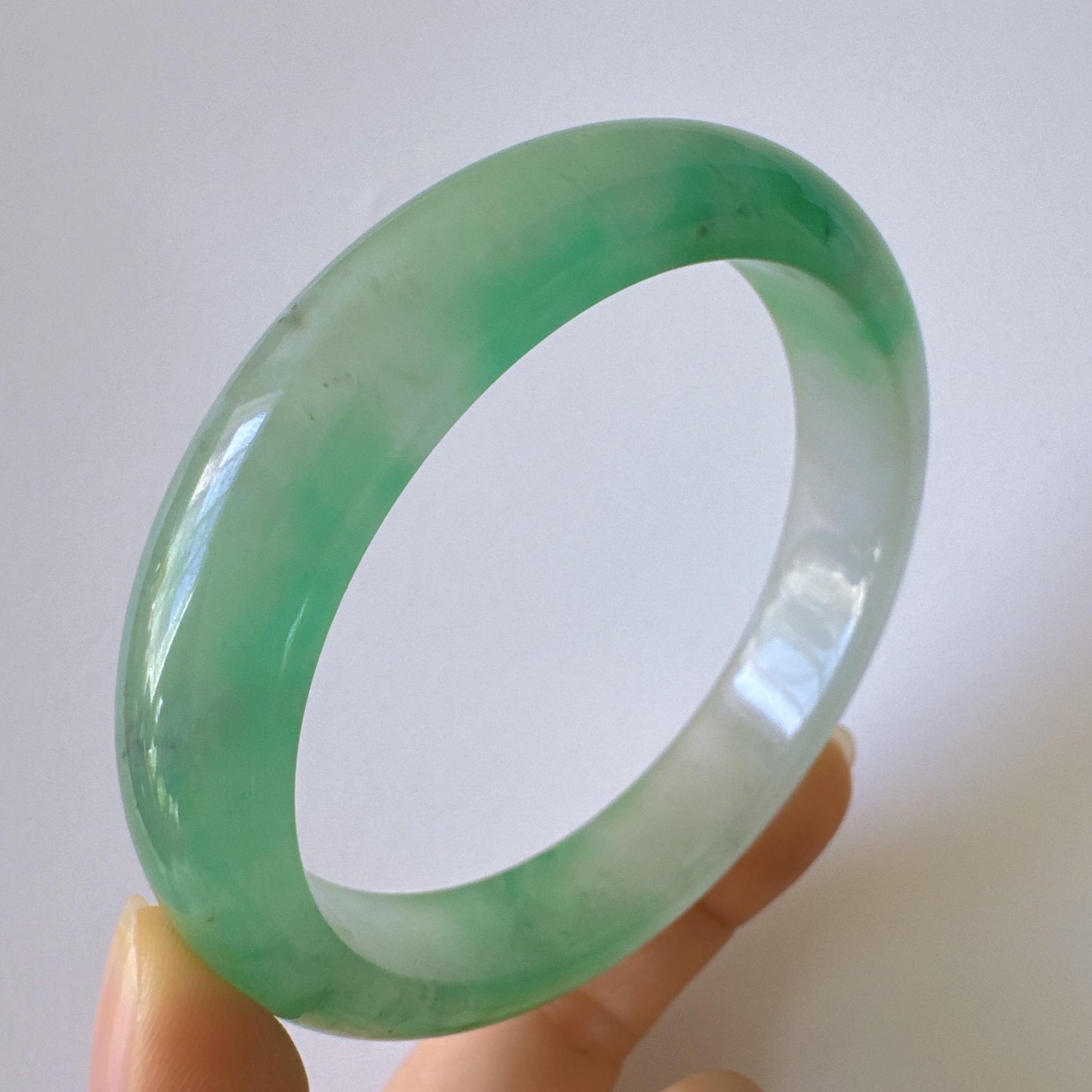 Earthveil - Classic Green Burma Jade Jadeite Bangle