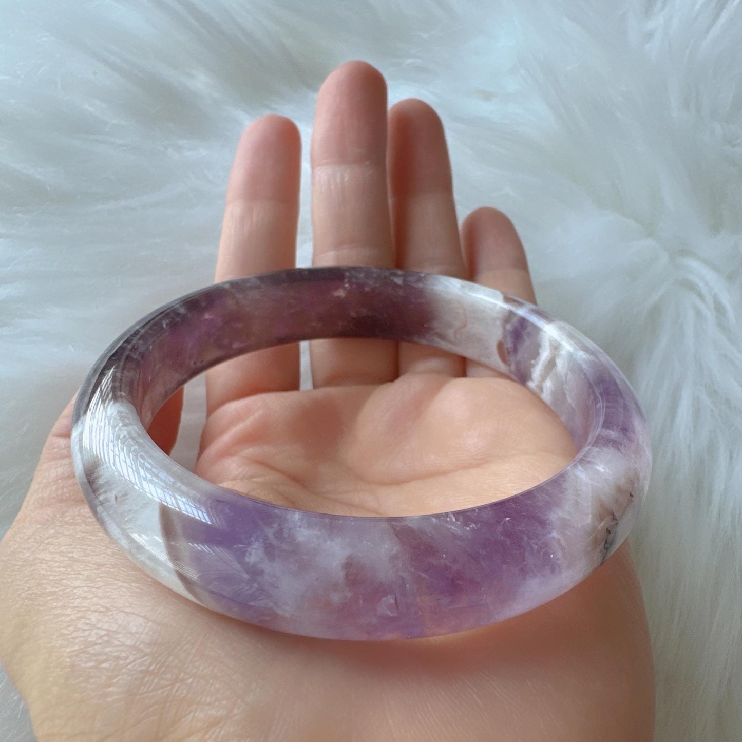 Dreamveil – Peaceful Purple Glow Amethyst Gemstone Bangle