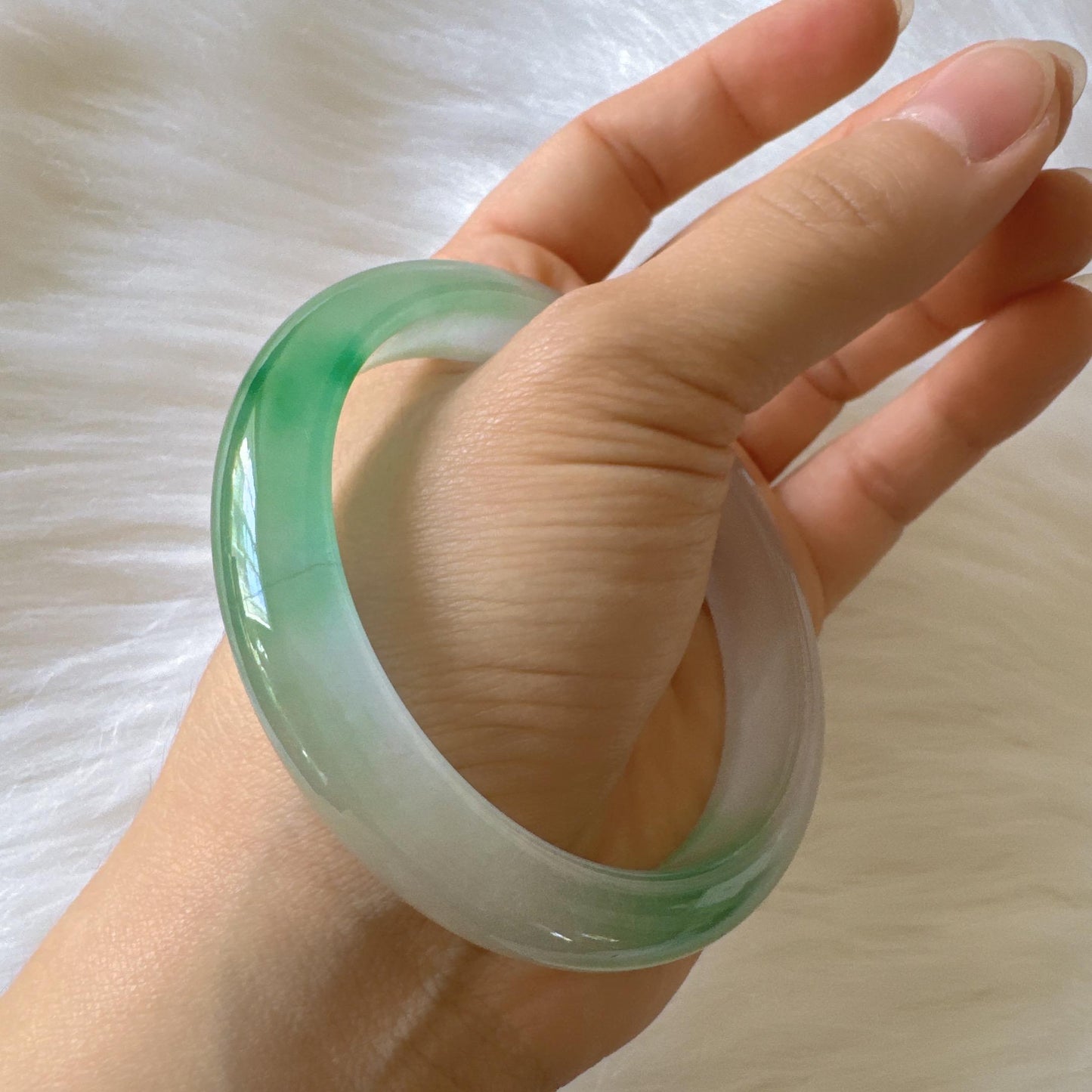 Earthveil - Polished Green and White Jade Jadeite Bangle