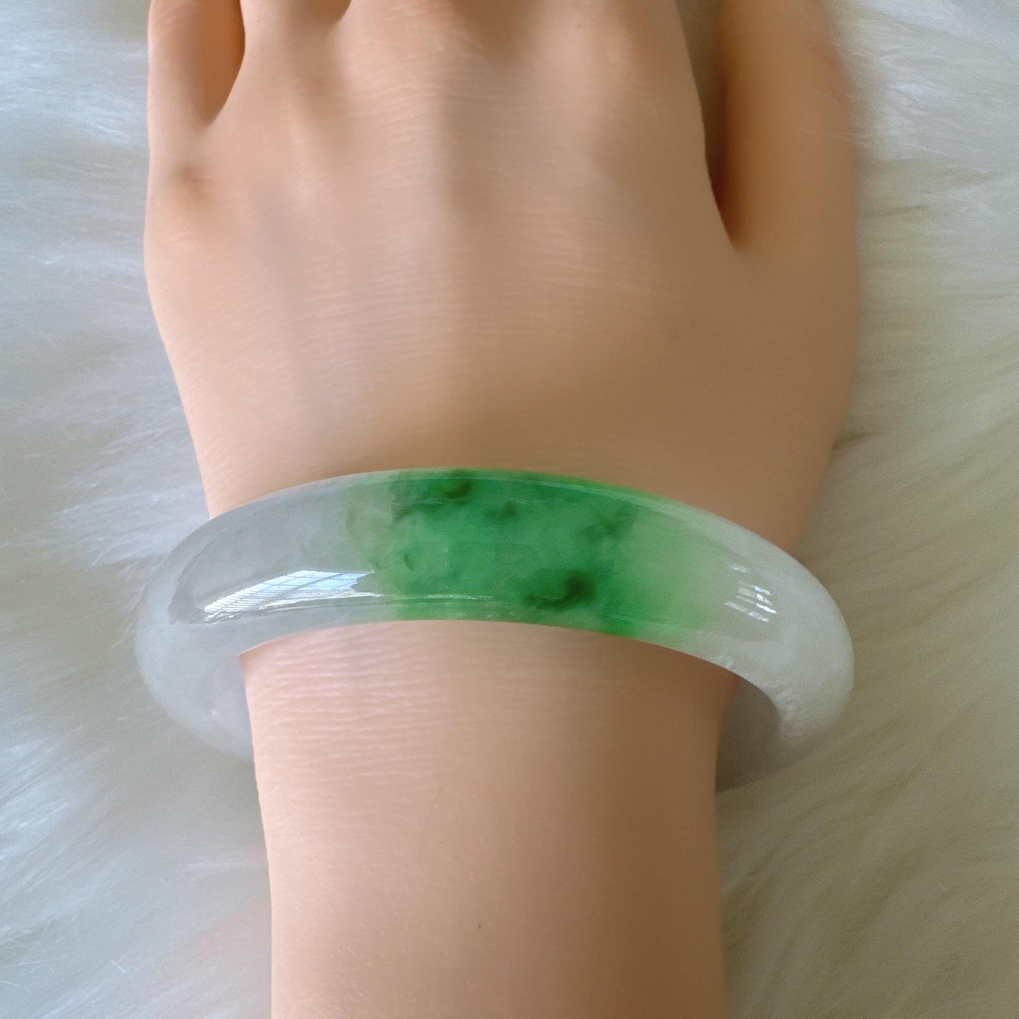 Earthveil - Green and White Jade Jadeite Bangle