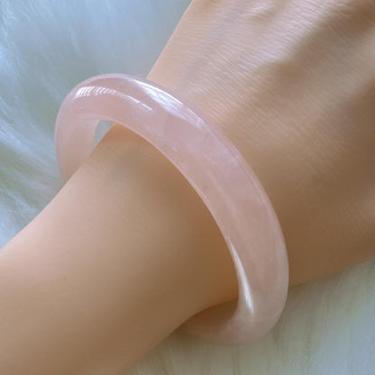 Heartglow - Balanced Rose Quartz Pink Crystal Gemstone Bangle