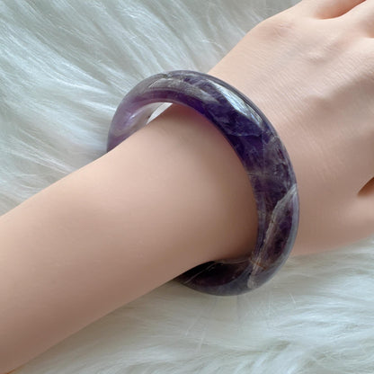 Dreamveil – Sweet Purple Amethyst Gemstone Bangle