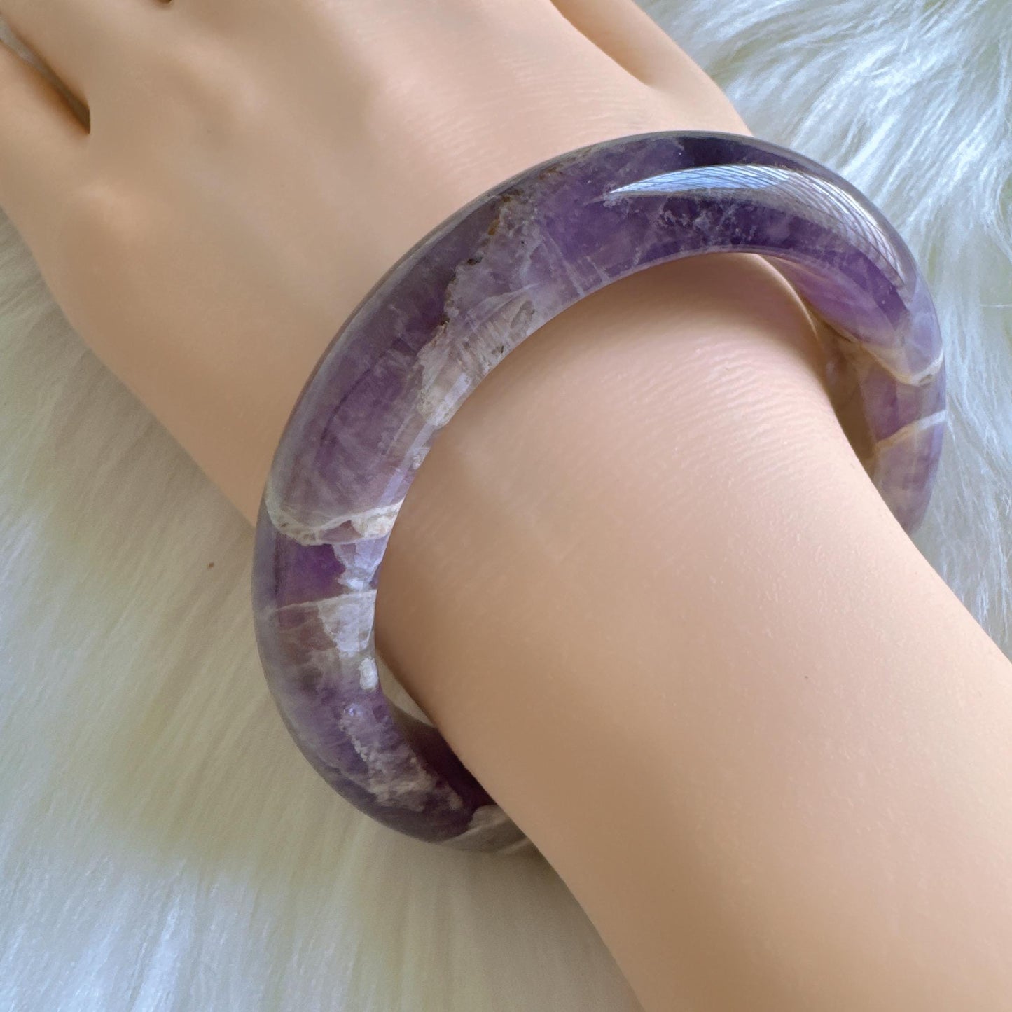Dreamveil – Smooth Finish Amethyst Gemstone Bangle, Purple Crystal Quartz Gemstone Bangle