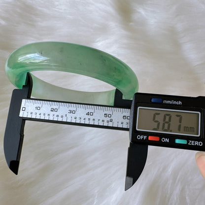 Earthveil - Classic Green Burma Jade Jadeite Bangle