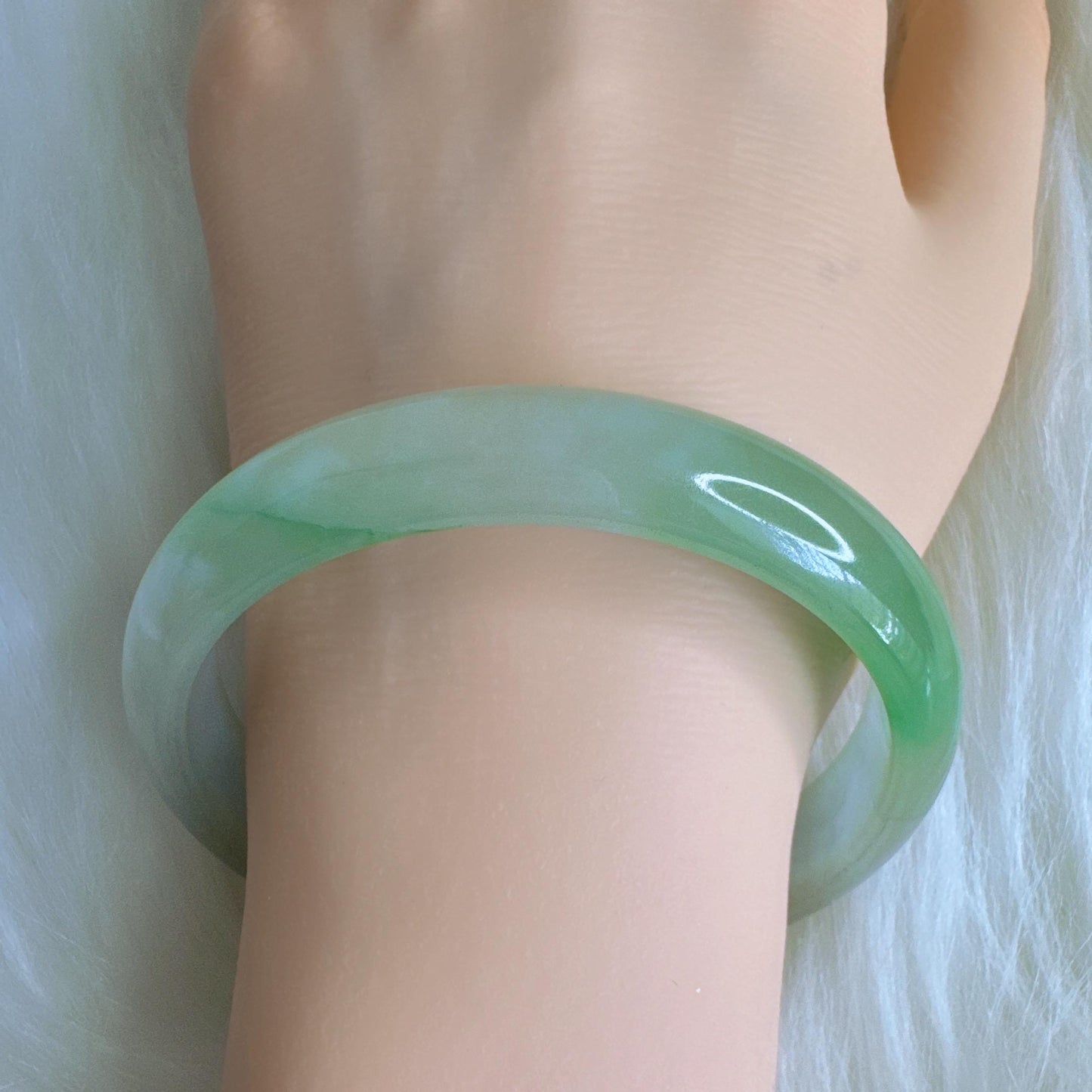 Earthveil - Timeless Light Green and White Burma Jade Jadeite Bangle