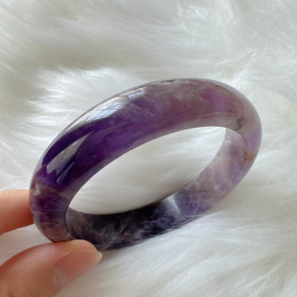 Dreamveil – Sweet Purple Amethyst Gemstone Bangle