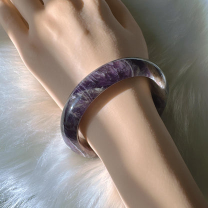 Dreamveil – Radiant Purple Tone Amethyst Gemstone Bangle