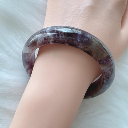 Dreamveil – Lavender Quartz Amethyst Gemstone Bangle