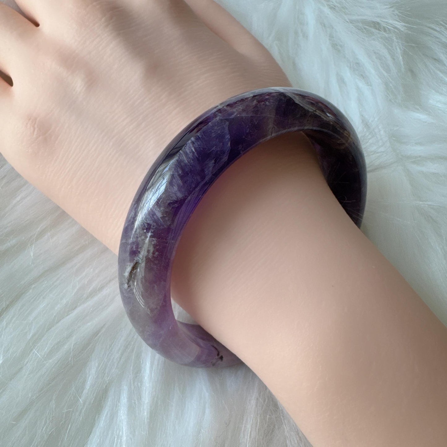 Dreamveil – Sweet Purple Amethyst Gemstone Bangle