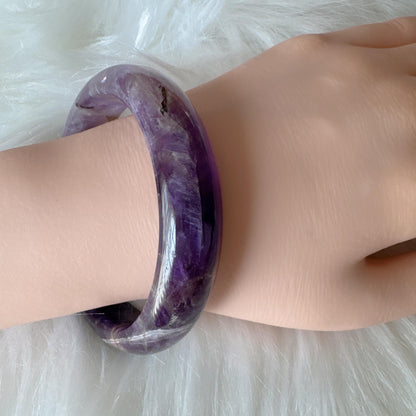 Dreamveil – Sweet Purple Amethyst Gemstone Bangle