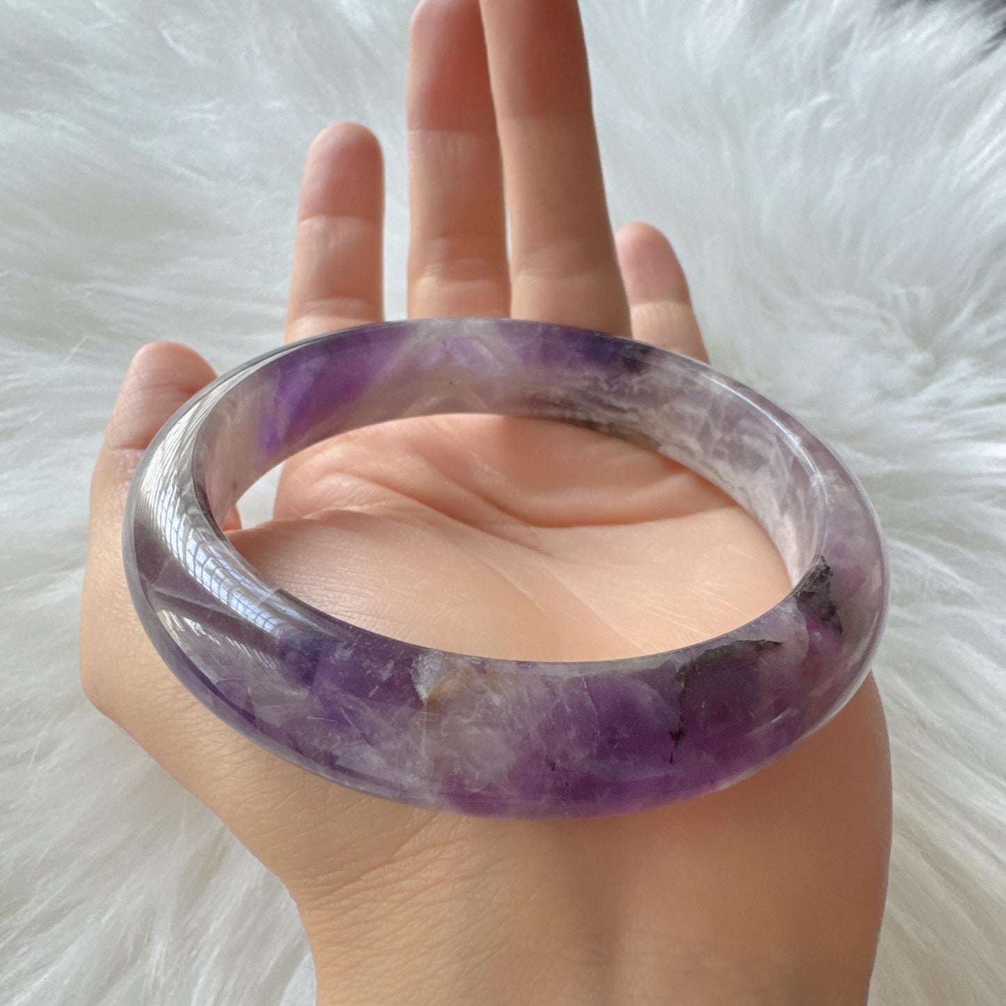 Dreamveil – Delicate Touch of Purple Elegance Amethyst Gemstone Bangle