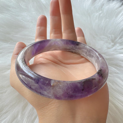 Dreamveil – Delicate Touch of Purple Elegance Amethyst Gemstone Bangle
