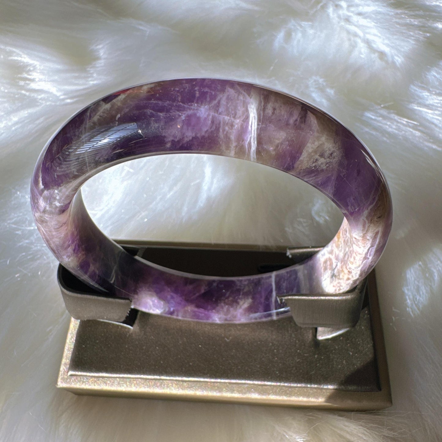 Dreamveil – Radiant Purple Tone Amethyst Gemstone Bangle