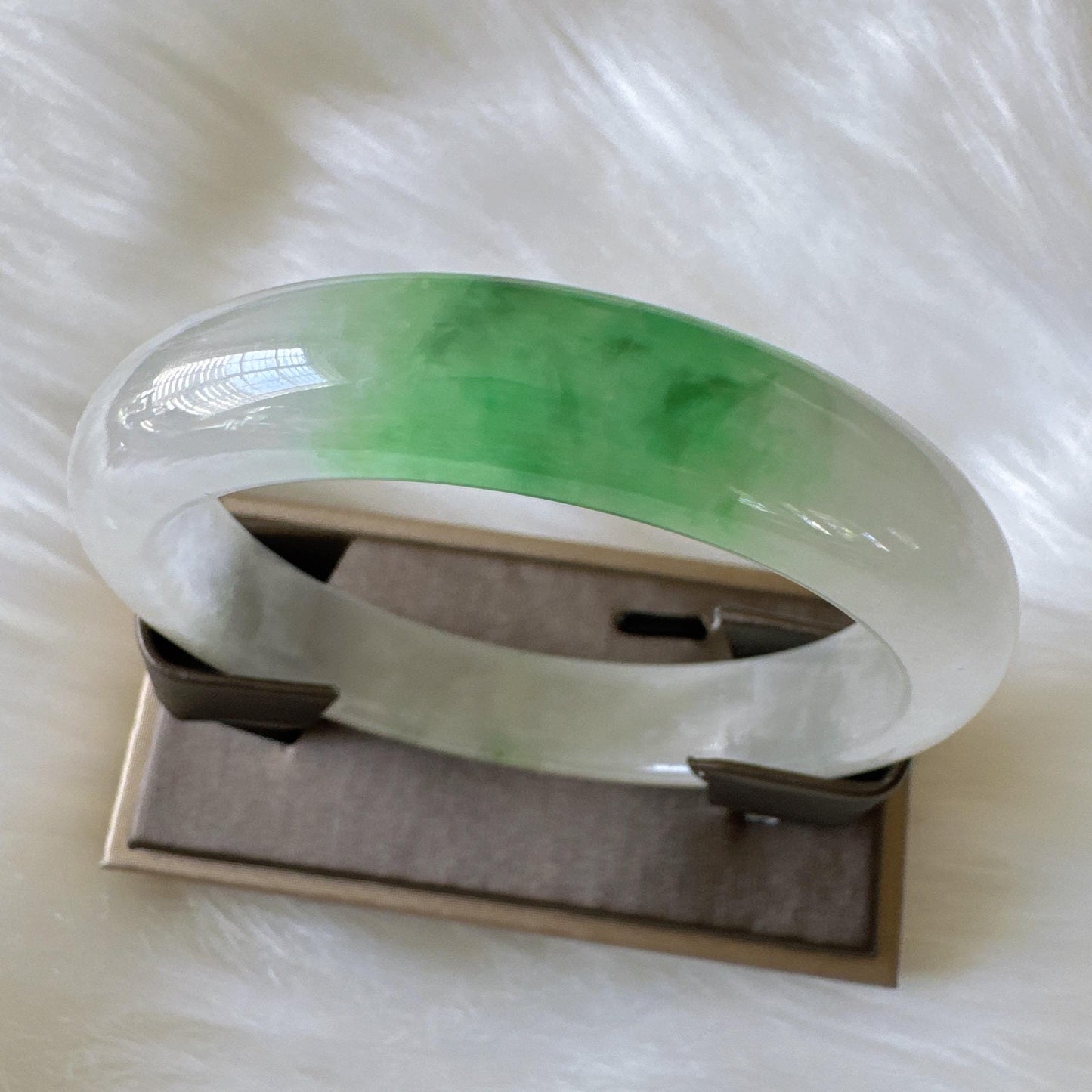 Earthveil - Green and White Jade Jadeite Bangle